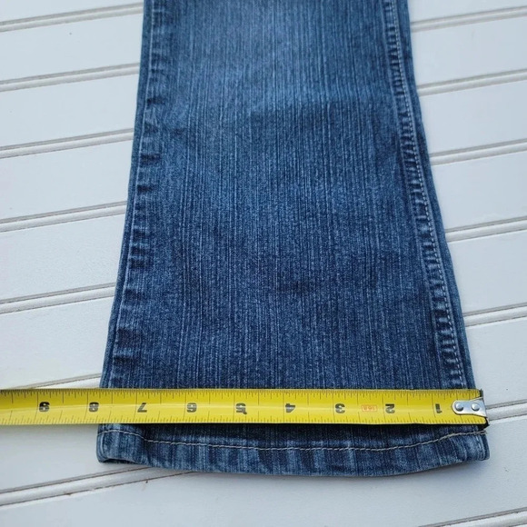 Mossimo Lauren Horowitz Junior's 3 Short Medium Wash Blue Denim Jeans 28x23 - Picture 7 of 9